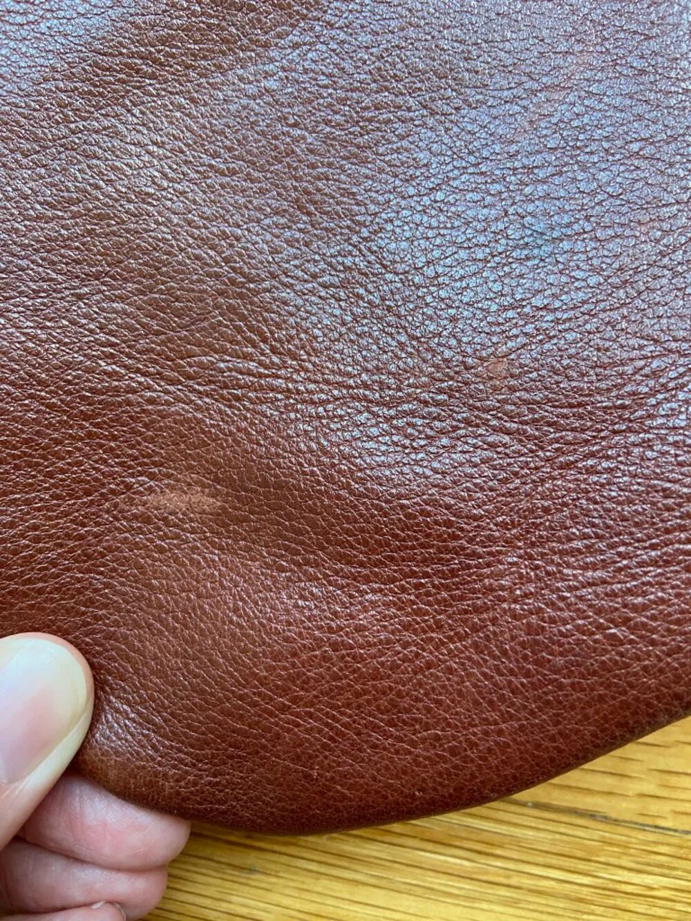 Leather crossbody in Saddle - GUC